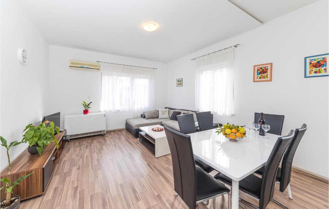 Nice Apartment In Kastel Stafilic With Sauna Kaštela Exterior foto