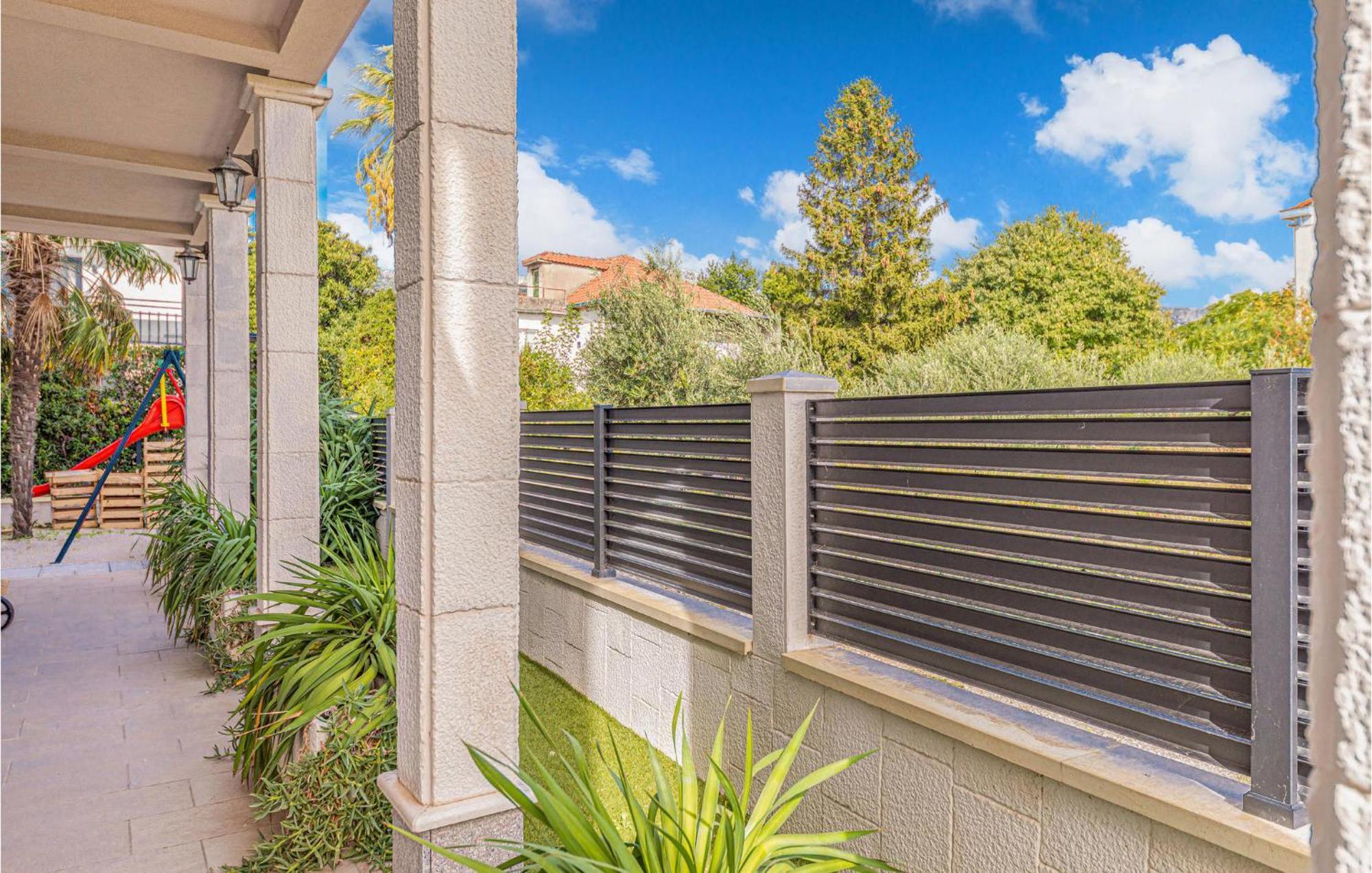 Nice Apartment In Kastel Stafilic With Sauna Kaštela Exterior foto